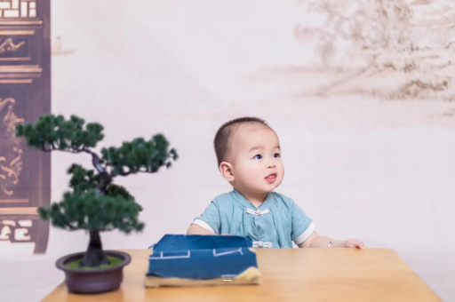 阿坝三个月宝宝抬头不稳